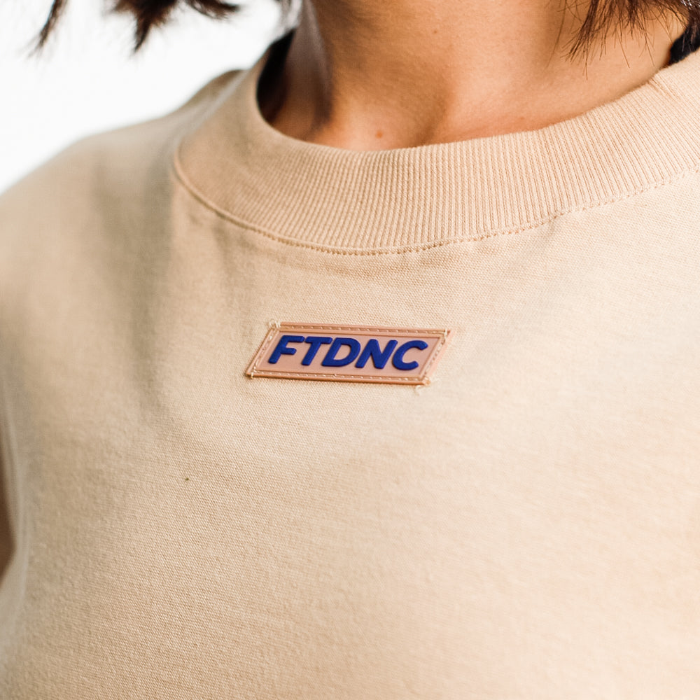 CAMISETA CROPPED MALHÃO FTDNC BEGE