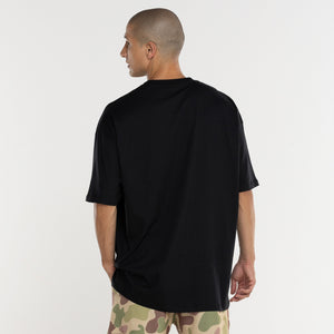 CAMISETA BIG OVERSIZED LINES ESTAMPA BRANCA